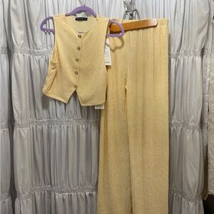Elegant buttery yellow 2 piece Set with gold Button Detail Sz M